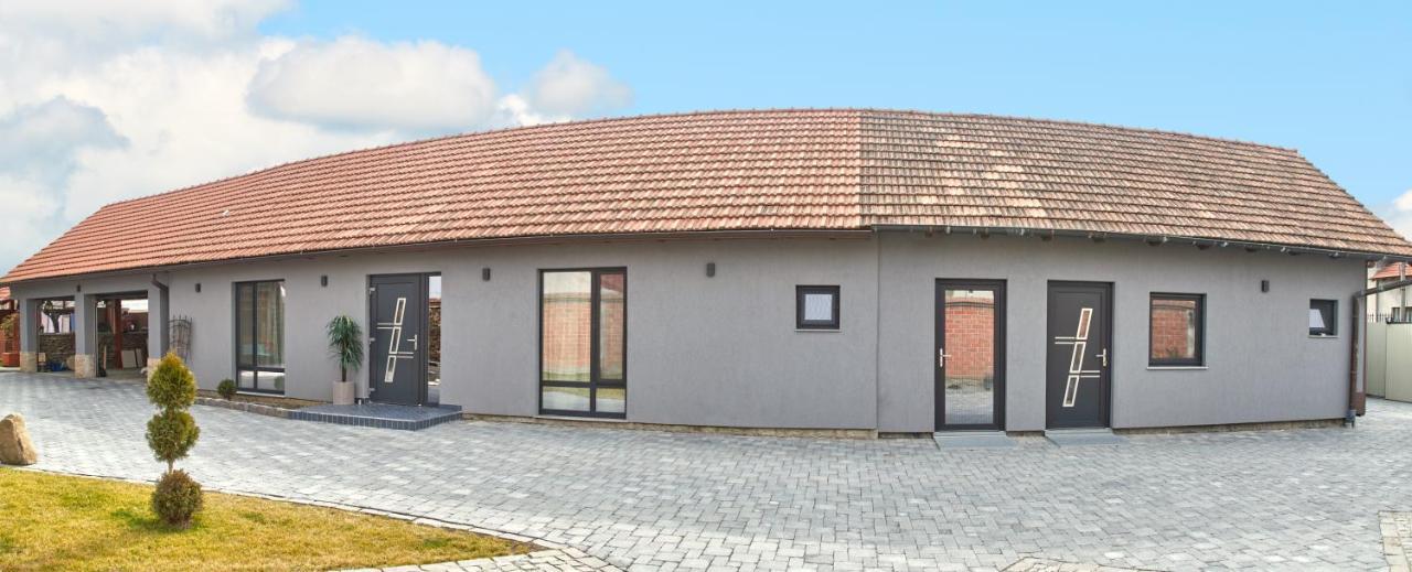 Apartament City La Casa Piano House ,Cu Parcare Gyulafehérvár Kültér fotó